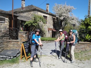 We had an excellent lunch at a super restaurant in the village of Filloval.